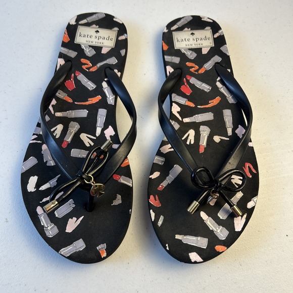 kate spade new york Shoes - Kate Spade New York Lipstick Print‎ with Bow & Charm Thong Flip Flops Size 9